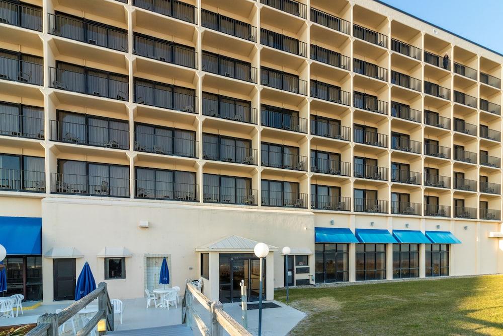 Crystal Coast Oceanfront Hotel Pine Knoll Shores Exterior foto