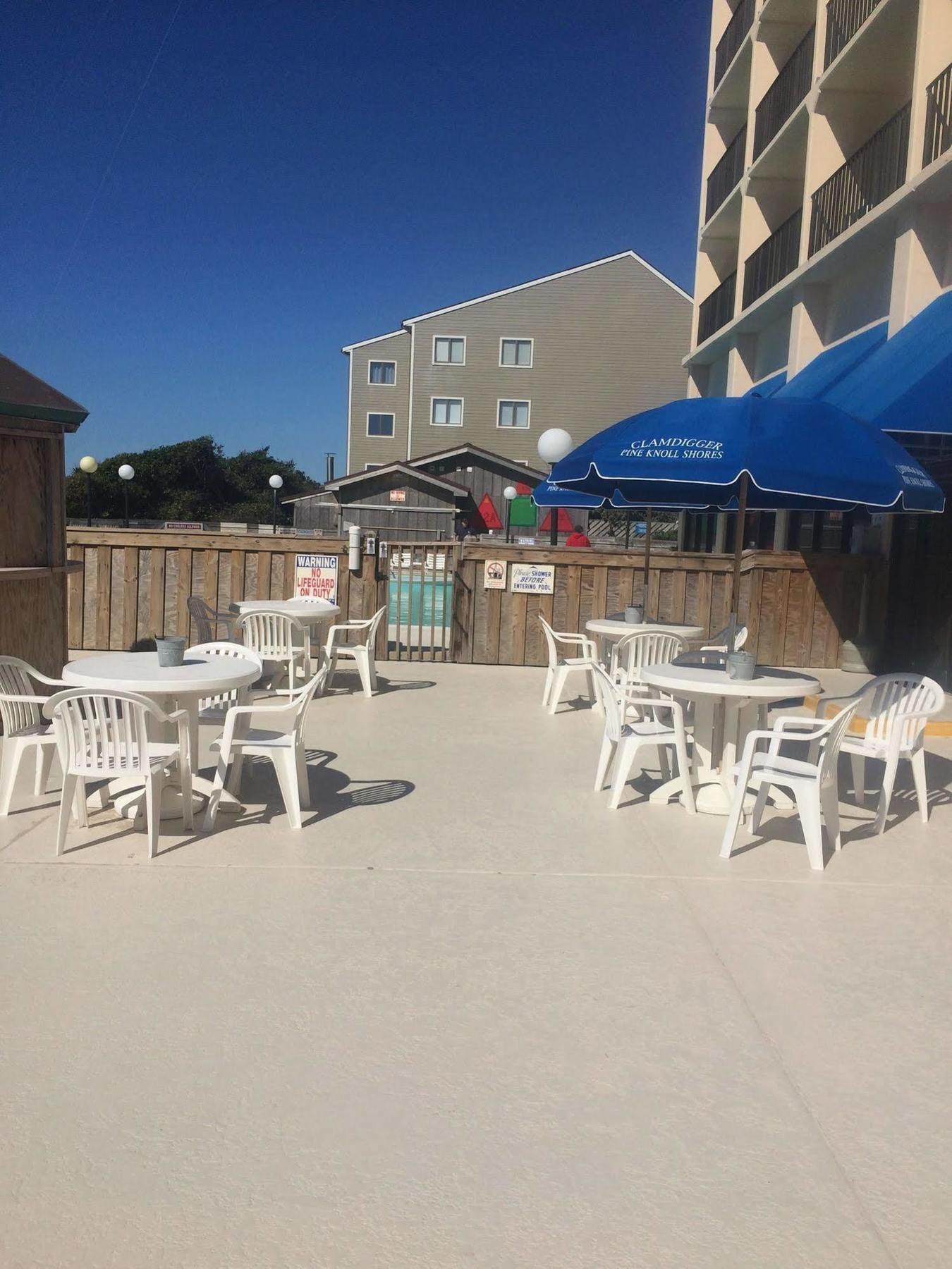Crystal Coast Oceanfront Hotel Pine Knoll Shores Exterior foto
